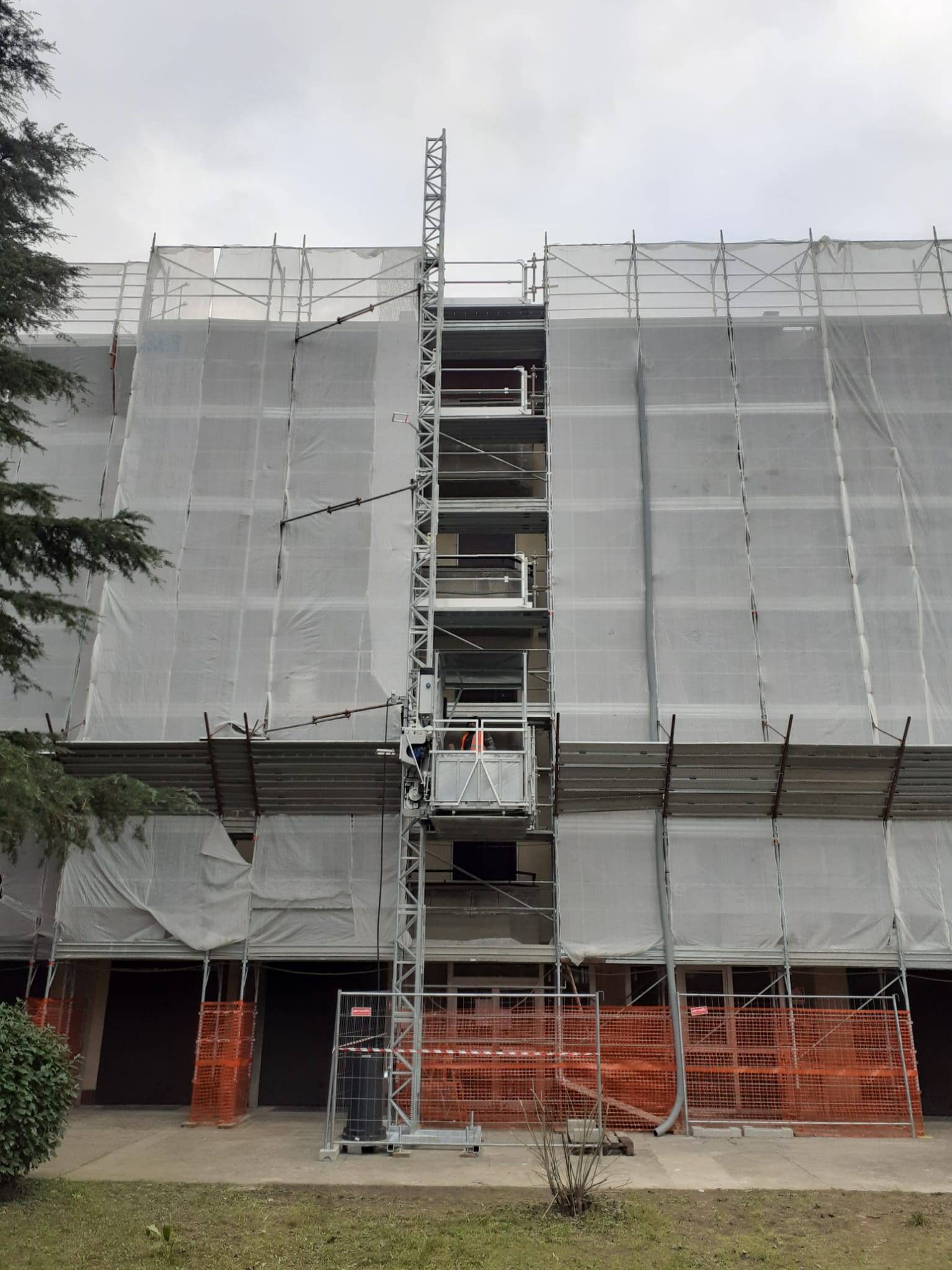 av-montacarichi-CERNUSCO SUL NAVIGLIO- MODELLO ELSAPM-M10 -MONOFASE- ELETTROMECCANICO - CESTA MEDIA (2)